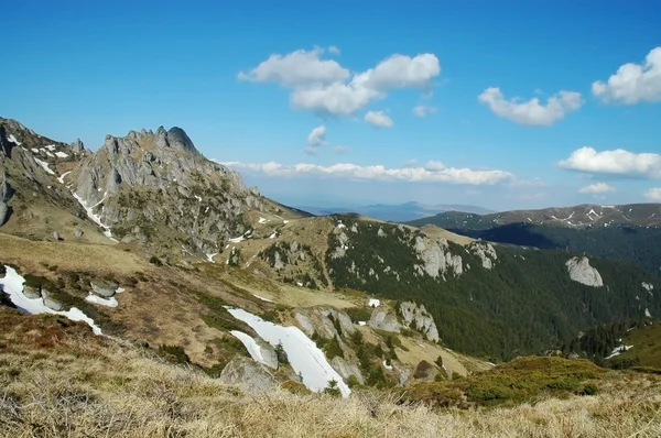ルーマニア ciucas 山中崖 — ストック写真