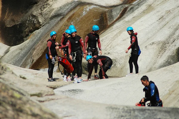 Ακραία canyoning — Φωτογραφία Αρχείου