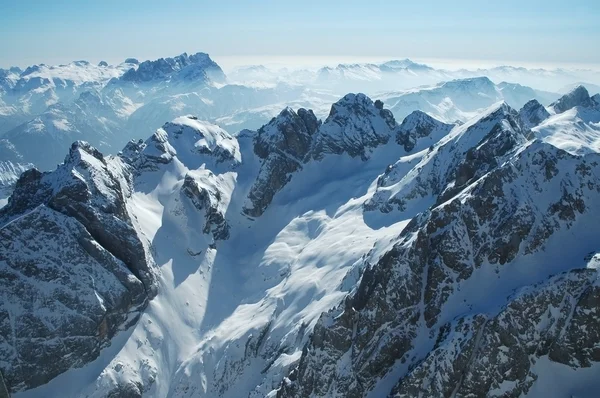 Estância de esqui nas Dolomidades, Dolomiti - Itália no inverno — Fotografia de Stock