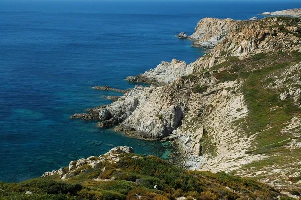 在科西嘉，法国海岸线岩石 — 图库照片