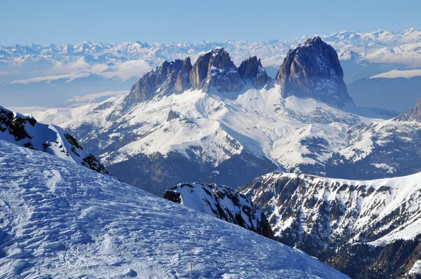 在 dolomities，dolomiti-意大利冬季滑雪度假村 — 图库照片