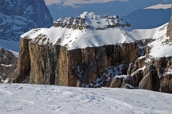 Ośrodek narciarski w dolomities, dolomiti - Włochy w okresie zimowym — Zdjęcie stockowe