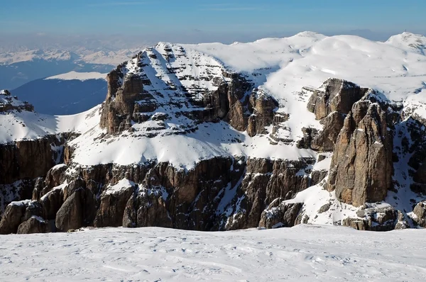 Lyžařské středisko v vrcholky Dolomit, dolomiti - Itálie v zimě — Stock fotografie