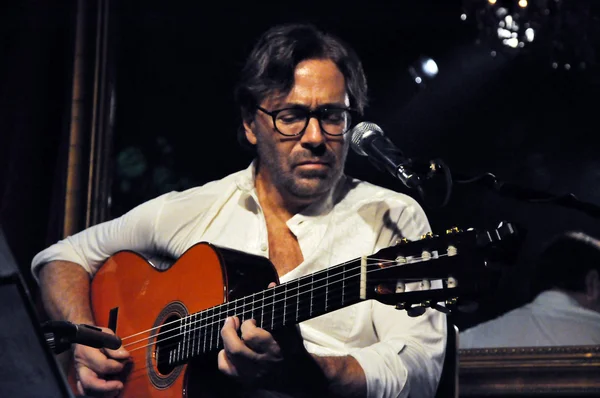 Légende guitariste Al di Meola jouant en direct — Photo