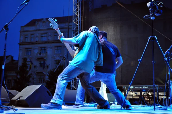 Espectáculo de rock en directo en el escenario — Foto de Stock