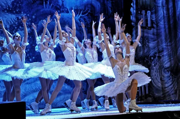El ballet estatal ruso Sankt Petersburg sobre hielo — Foto de Stock