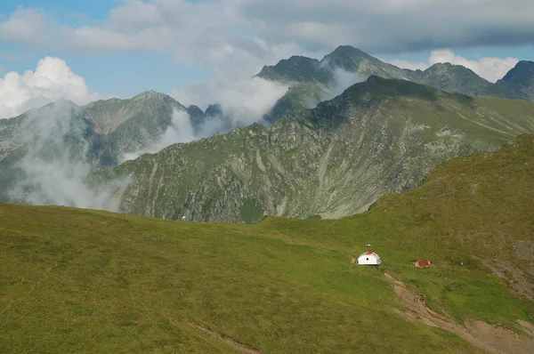 Făgăraş bergen, södra Karpaterna, Rumänien — Stockfoto