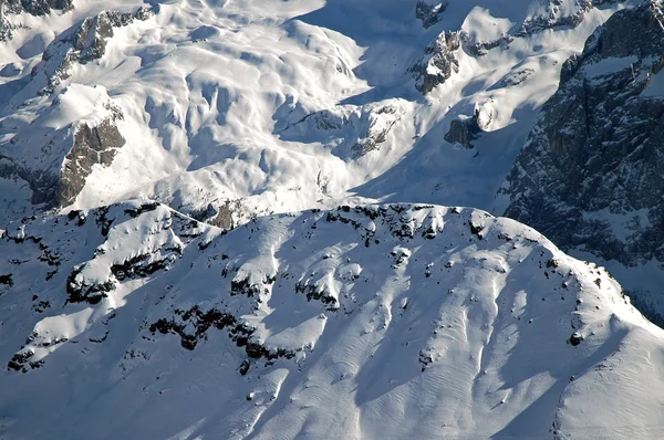 Горы Доломити зимой, горнолыжный курорт в Италии — стоковое фото