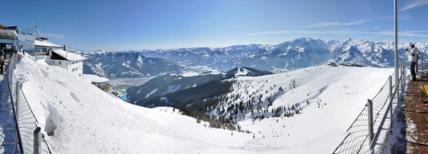 在奥地利阿尔卑斯山滑雪度假村全景 — 图库照片