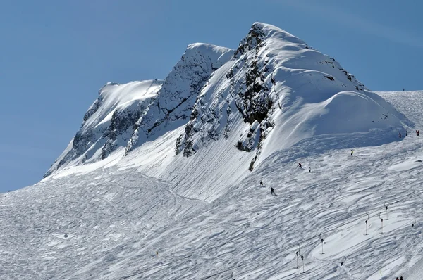 Stoków ośrodka narciarskiego kitzsteinhorn w pobliżu kaprun, Alpy Austriackie — Zdjęcie stockowe