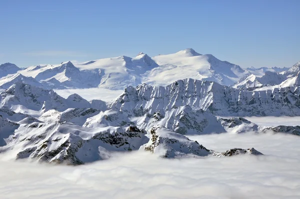 Vista de inverno da estância de esqui Kitzsteinhorn pico, Alpes austríacos — Fotografia de Stock