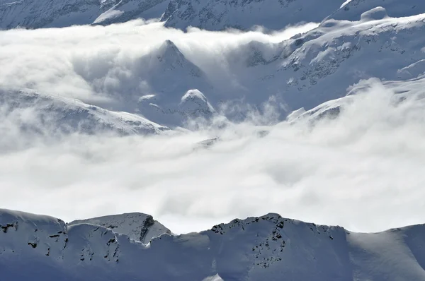 Vue d'hiver depuis la station de ski de Kitzsteinhorn, Alpes autrichiennes — Photo