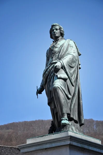 La estatua de Wolfgang Amadeus Mozart en Salzburgo, Austria — Foto de Stock