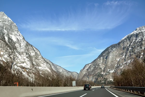 Mountain highway in the austrian Alps — Stock Photo, Image