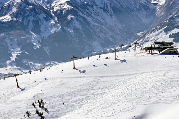 Zell am See estância de esqui nos Alpes Austríacos — Fotografia de Stock
