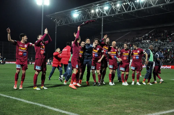 Jugadores de fútbol celebrando una victoria —  Fotos de Stock