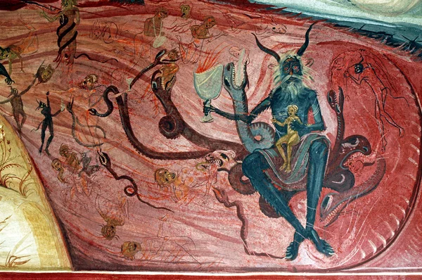 Mal et enfer sur une murale roumaine au monastère de Tismana — Photo