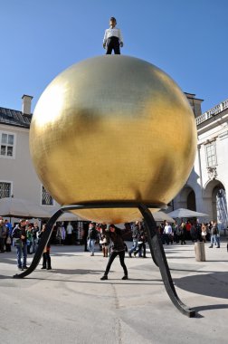 turistler için tarihi Salzburg Merkez