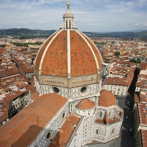 Kupoli del Brunelleschi — kuvapankkivalokuva