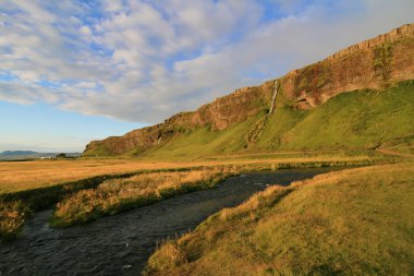 eski deniz kayalıklarla