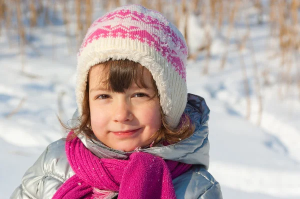 Ritratto invernale bambina — Foto Stock