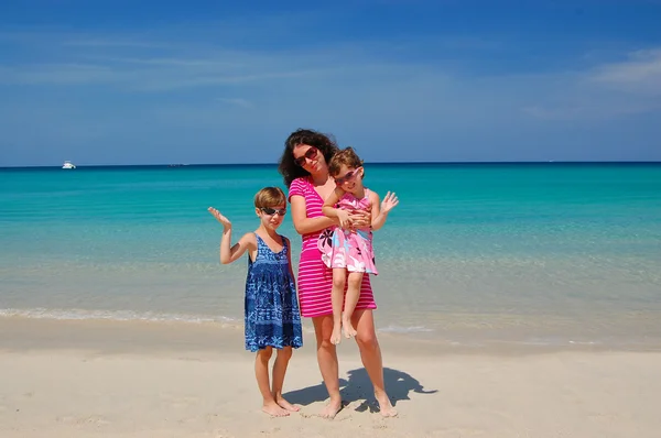 Family beach vacation, summer — Stock Photo, Image