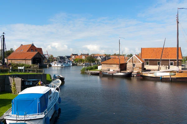 Типичный голландский город — стоковое фото