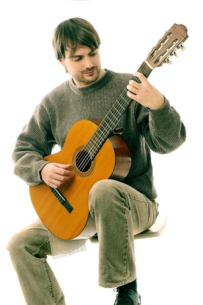 Akustická kytara hraje kytarista — Stock fotografie
