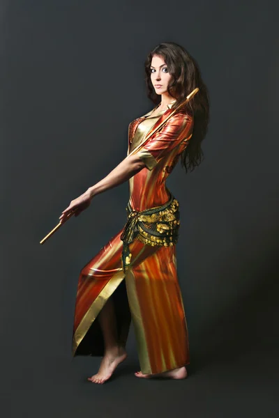 Orientalne tancerka kabaretowa kobieta — Zdjęcie stockowe