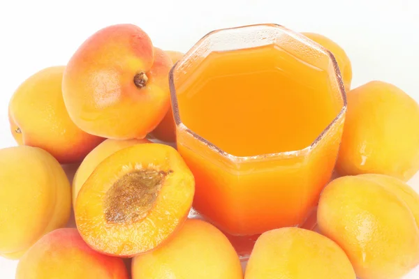 Свежий сок с абрикосом — стоковое фото
