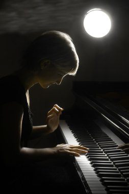 piyanist müzisyen piyano müzik çalma.