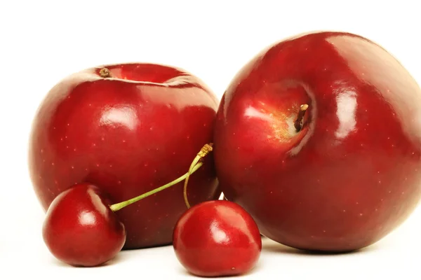 Frutas maçã e cereja — Fotografia de Stock