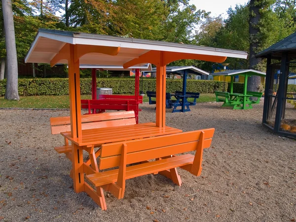 Пікнік в садовому парку - відпочинок — стокове фото