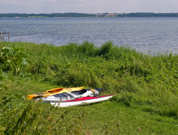 Kayak pronti a salpare - lo sfondo degli sport marini — Foto Stock