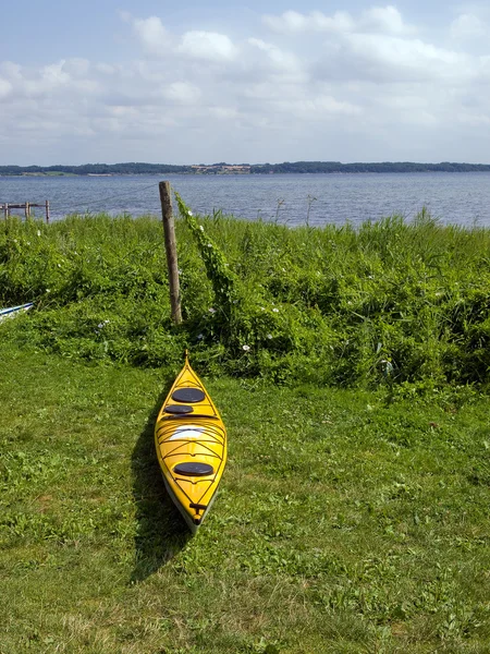 Kayak pronto a salpare - sfondo di sport marini — Foto Stock