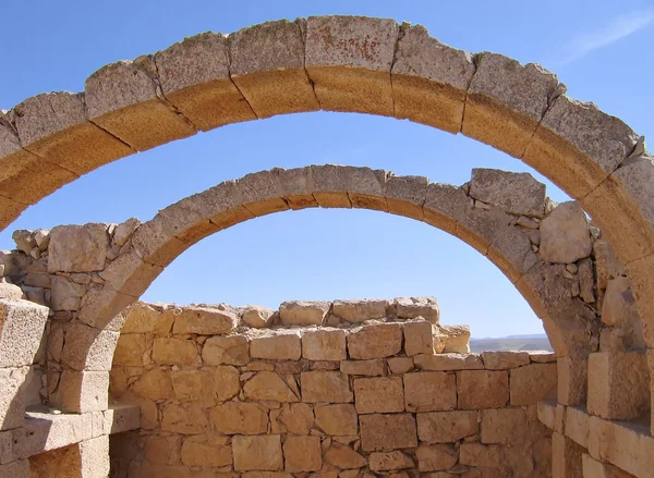 Oblouky v starověké pouštní město — Stock fotografie