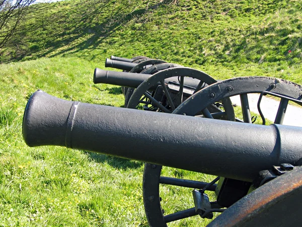 Gamla medeltida kanoner — Stockfoto