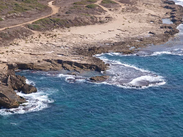 野生の岩が多い海岸風景 — ストック写真