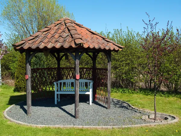 아름 다운 집 정원 전망대 관 — 스톡 사진