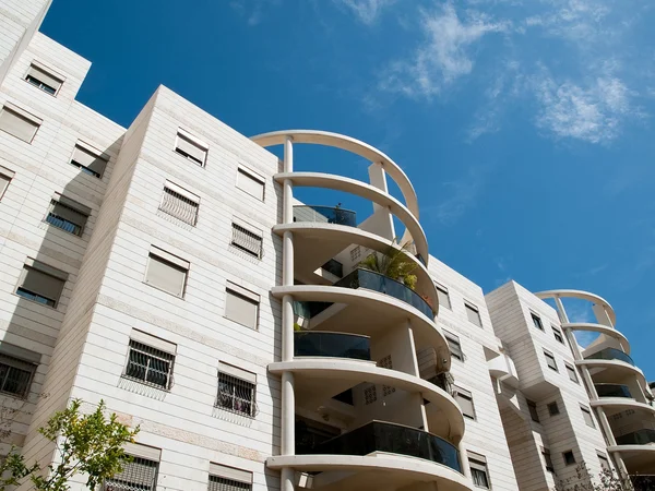 Moderne executive appartementen condominium — Stockfoto