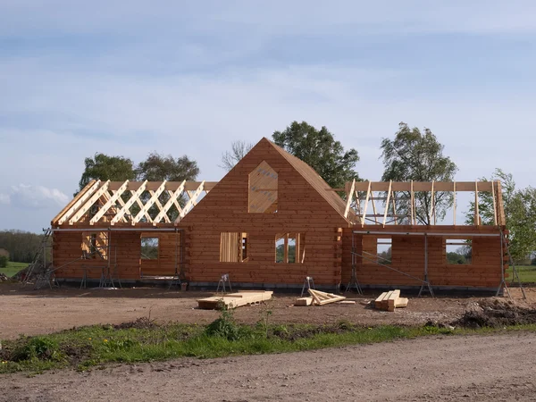 Nowy drewniany budowa domu — Zdjęcie stockowe