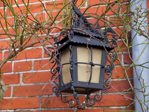 Güzel eski sokak lambası — Stok fotoğraf