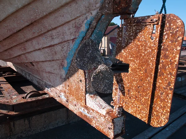 Velho barco de ferrugem restauração — Fotografia de Stock
