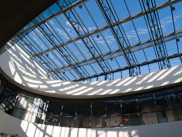 建筑抽象玻璃屋顶天花板 — 图库照片