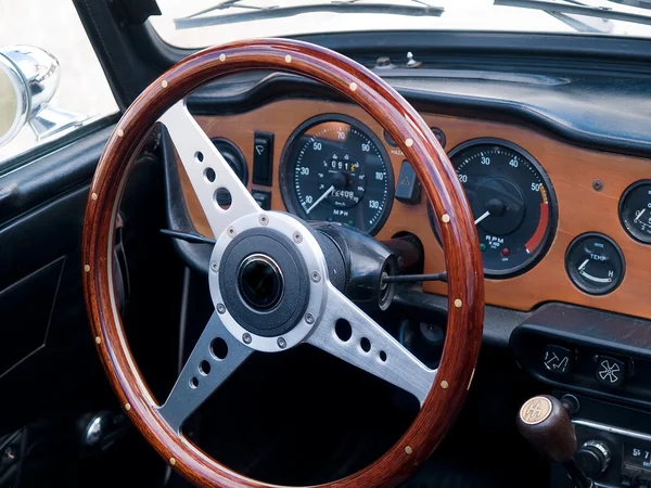 Eski klasik vintage spor araba kontrol paneli — Stok fotoğraf