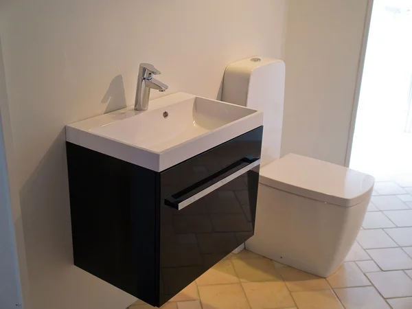 Moderno banheiro designer contemporâneo — Fotografia de Stock