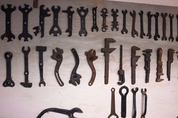 Zestaw starych metalowych klucze narzędzia — Zdjęcie stockowe