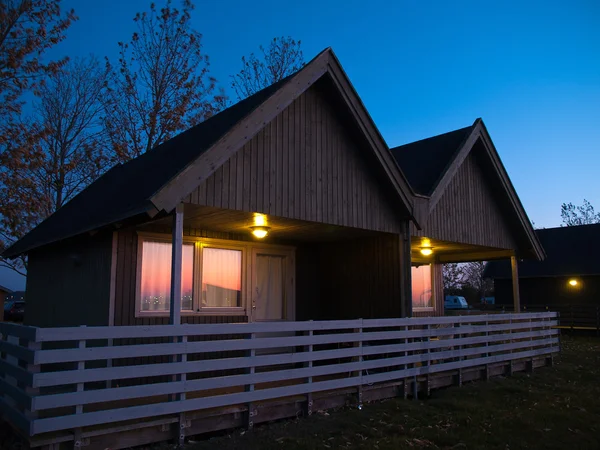 Prachtige houten hut cabine — Stockfoto