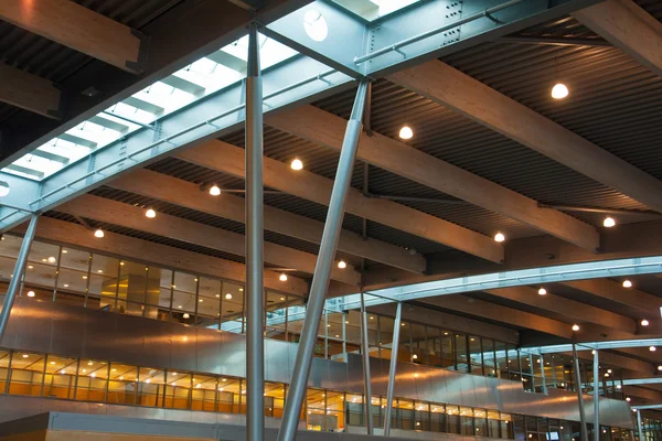 Terminal de aeroporto internacional moderno — Fotografia de Stock
