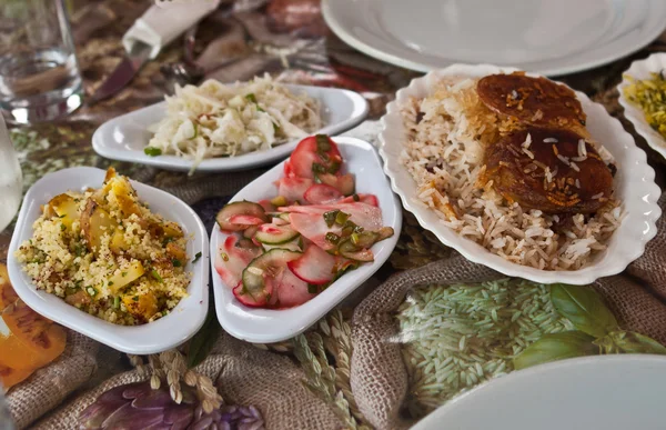 Geleneksel zengin Arap yemeği — Stok fotoğraf